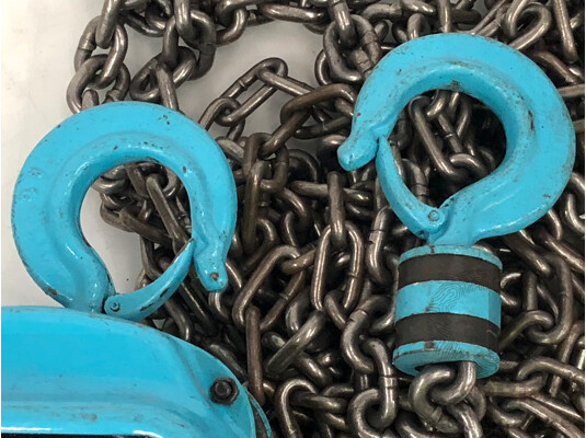 1660482 · Bullivants One Tonne Chain Lift Block and Tackle