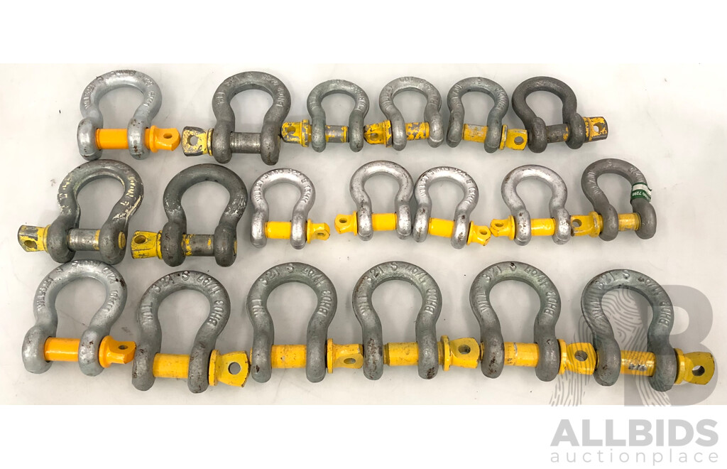 Yellow Pin Bow Shackles - Lot of 19