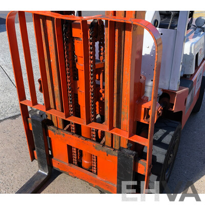 Nissan F01A18U LPG/Petrol Engine Powered Counterbalance Forklift