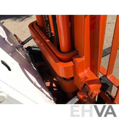 Nissan F01A18U LPG/Petrol Engine Powered Counterbalance Forklift