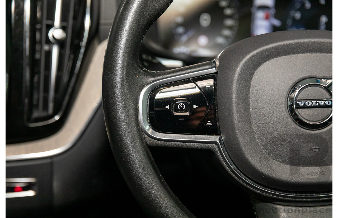 11/2019 Volvo XC60 T5 Inscription (AWD) 246 MY20 4d Wagon Ice White Turbo 2.0L