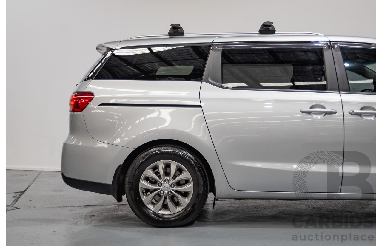 08/2018 Kia Carnival Si YP MY18 4D Wagon Silky Silver Metallic 3.3L - 8 Seats