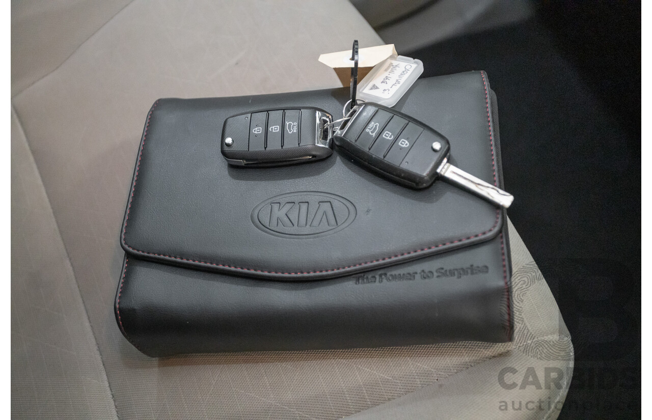08/2018 Kia Carnival Si YP MY18 4D Wagon Silky Silver Metallic 3.3L - 8 Seats