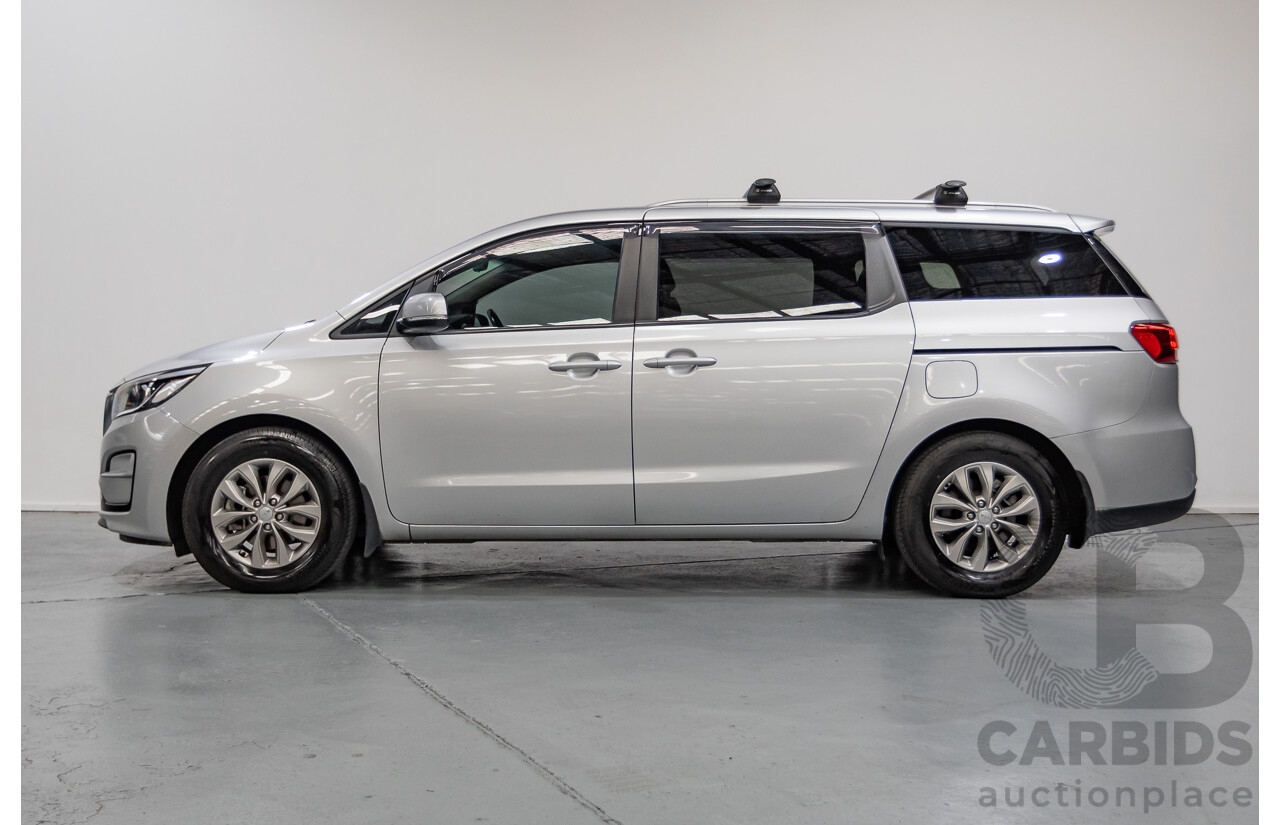 08/2018 Kia Carnival Si YP MY18 4D Wagon Silky Silver Metallic 3.3L - 8 Seats