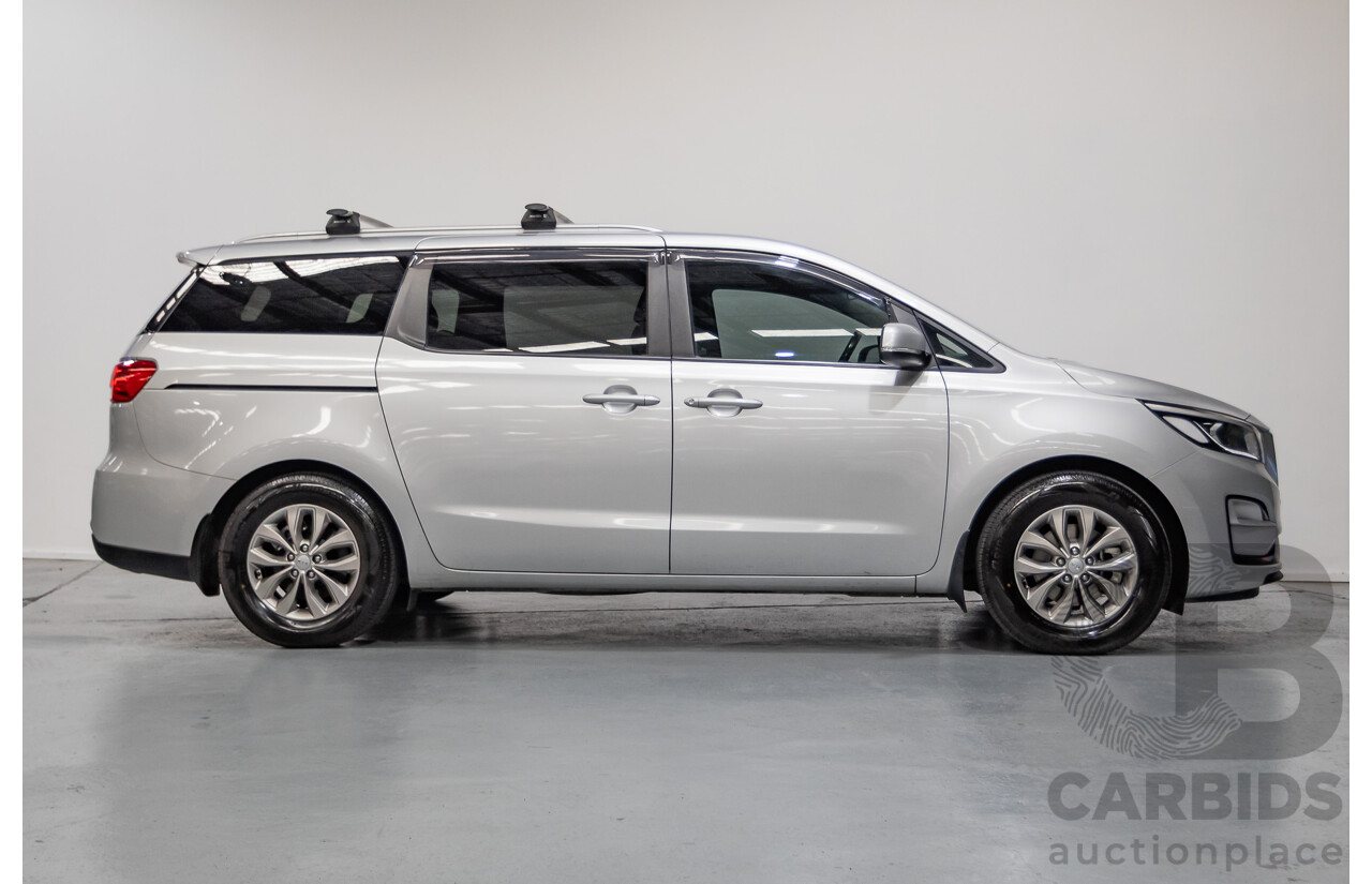 08/2018 Kia Carnival Si YP MY18 4D Wagon Silky Silver Metallic 3.3L - 8 Seats
