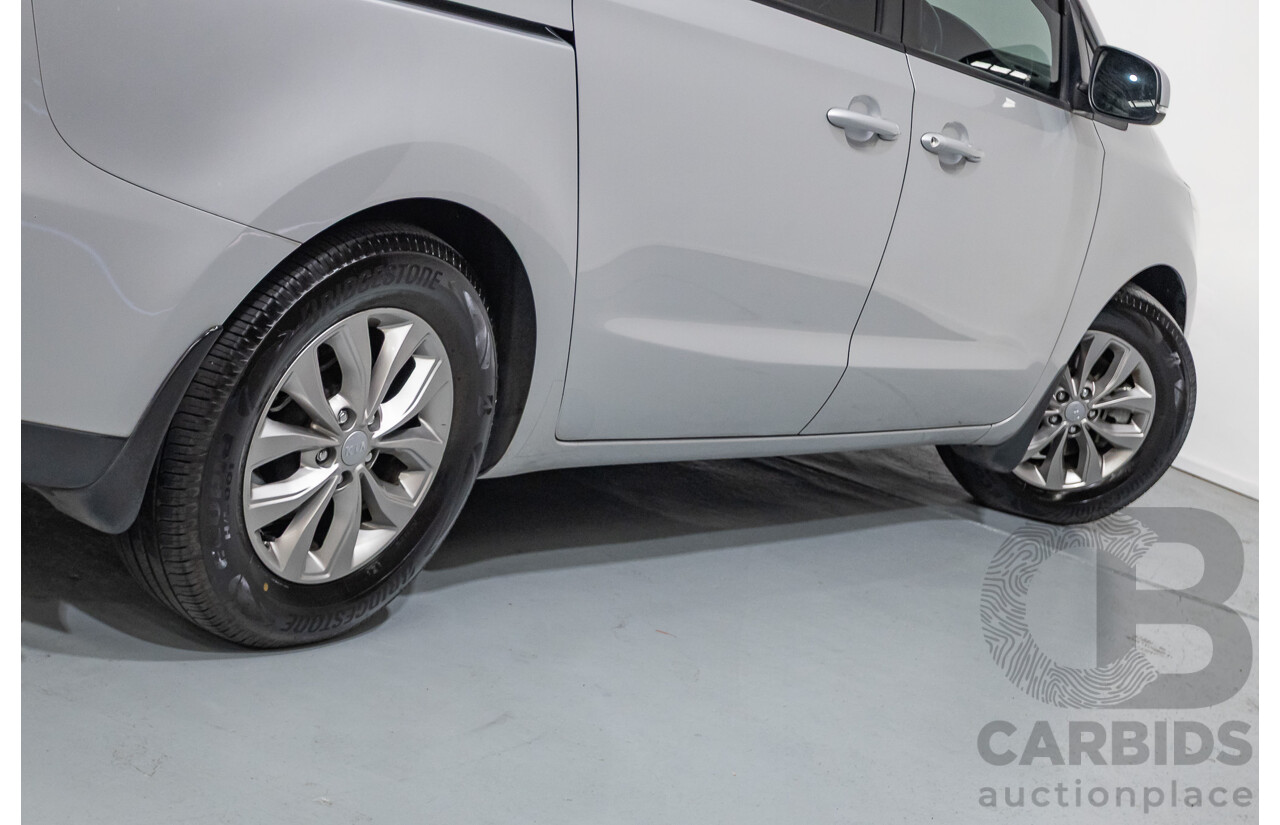 08/2018 Kia Carnival Si YP MY18 4D Wagon Silky Silver Metallic 3.3L - 8 Seats