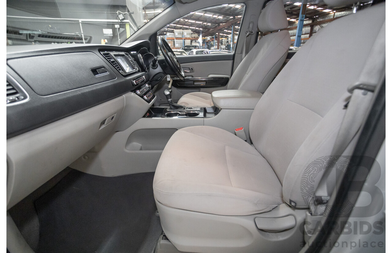 08/2018 Kia Carnival Si YP MY18 4D Wagon Silky Silver Metallic 3.3L - 8 Seats