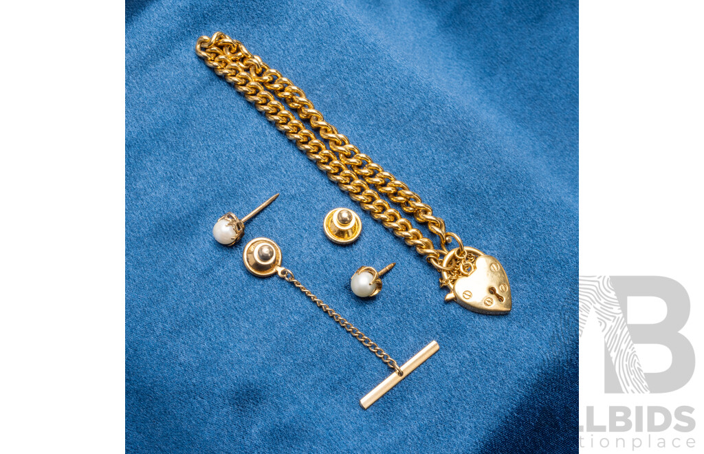 Collection of Gold Tone Jewellery - Lot of 3