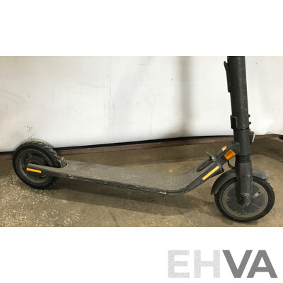 Segway Ninebot E25 Electric Scooter