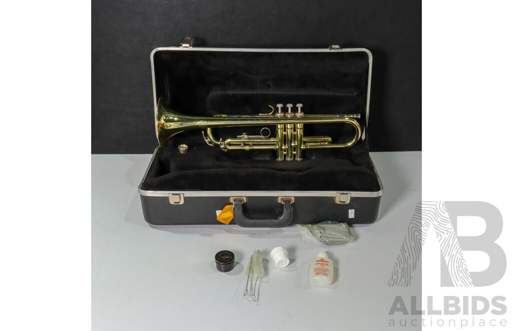 Besson Hard Shell Instrument Case with Trumpet