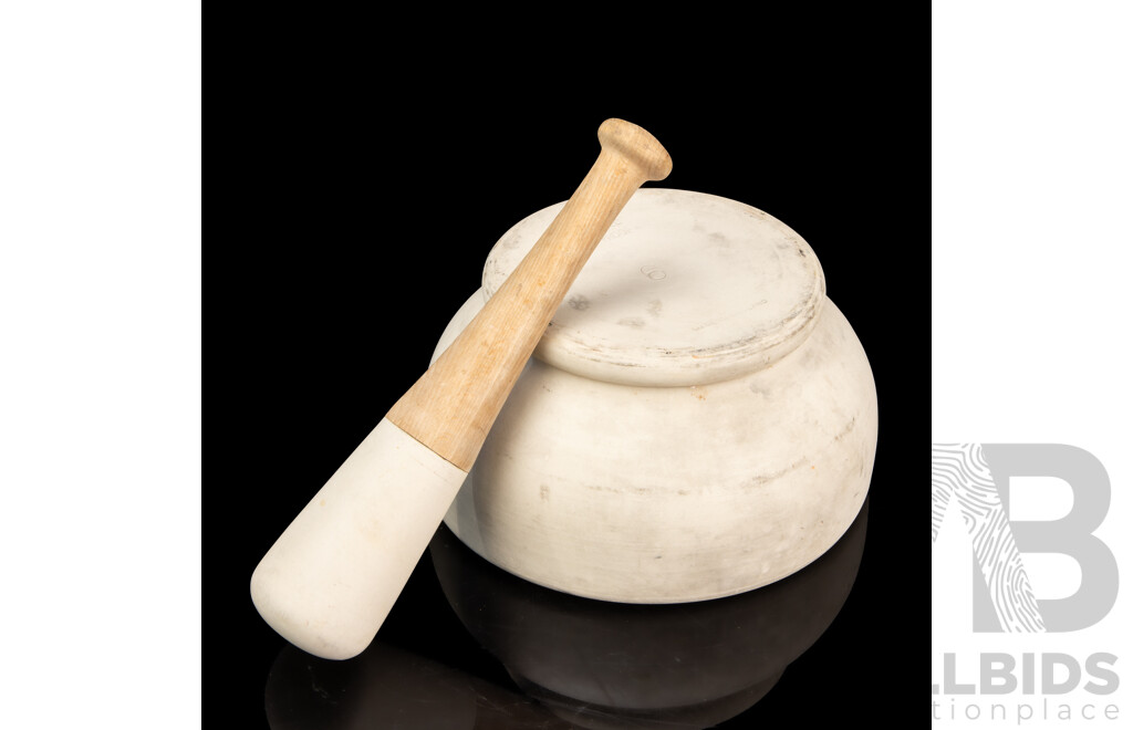 Mid-Century 1950s #6 Heavy High Fired White Porcelain & Wood Apothecary Mortar and Pestle, Made in England, Approx Height 10 Cm