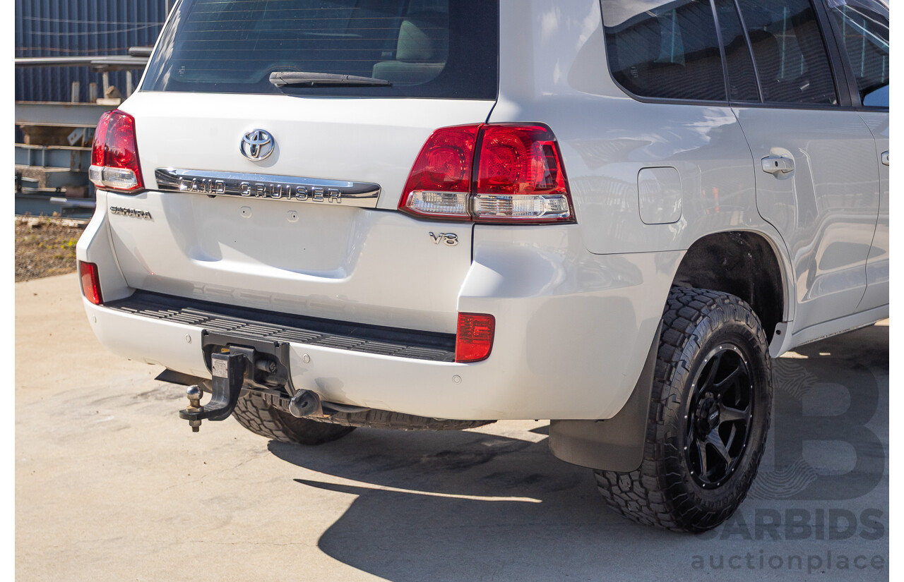 4/2008 Toyota Landcruiser Sahara (4x4) VDJ200R 4D Wagon Blizzard White Twin Turbo Diesel V8 4.5L