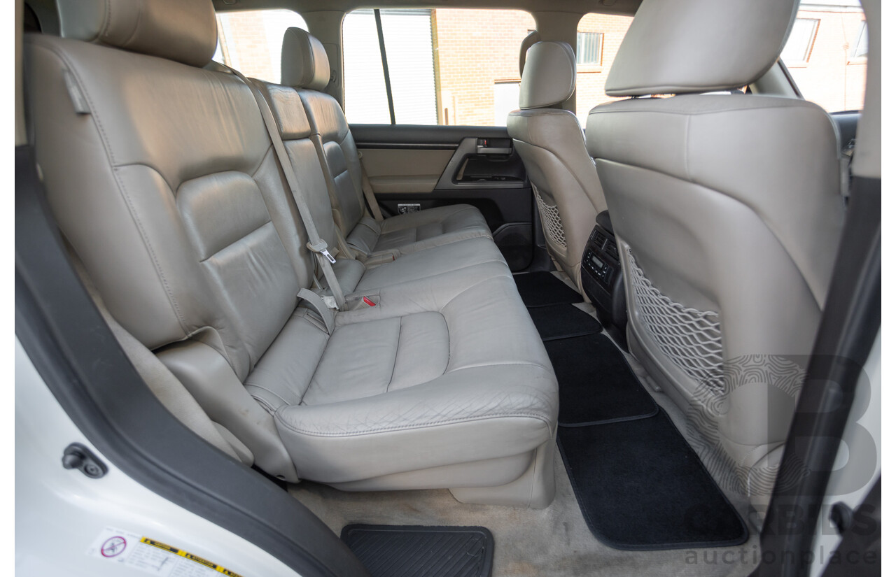 4/2008 Toyota Landcruiser Sahara (4x4) VDJ200R 4D Wagon Blizzard White Twin Turbo Diesel V8 4.5L