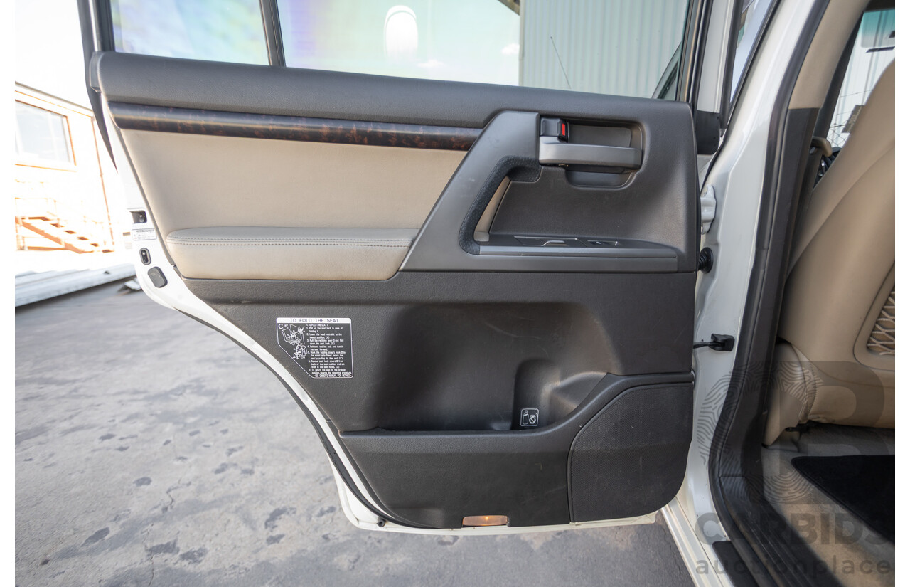 4/2008 Toyota Landcruiser Sahara (4x4) VDJ200R 4D Wagon Blizzard White Twin Turbo Diesel V8 4.5L