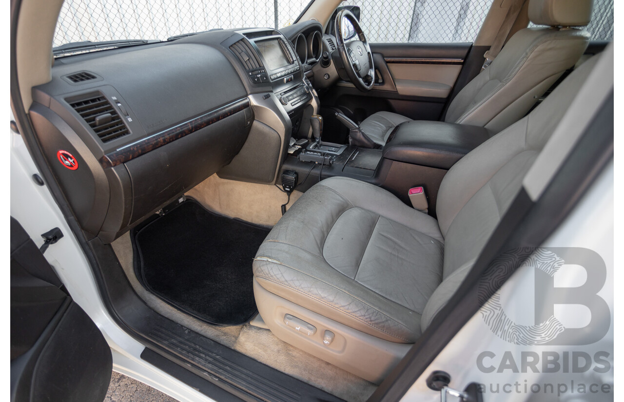 4/2008 Toyota Landcruiser Sahara (4x4) VDJ200R 4D Wagon Blizzard White Twin Turbo Diesel V8 4.5L