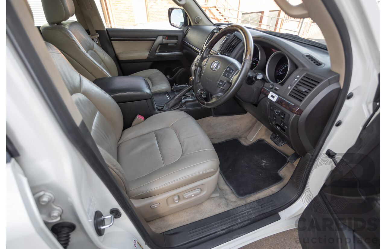 4/2008 Toyota Landcruiser Sahara (4x4) VDJ200R 4D Wagon Blizzard White Twin Turbo Diesel V8 4.5L