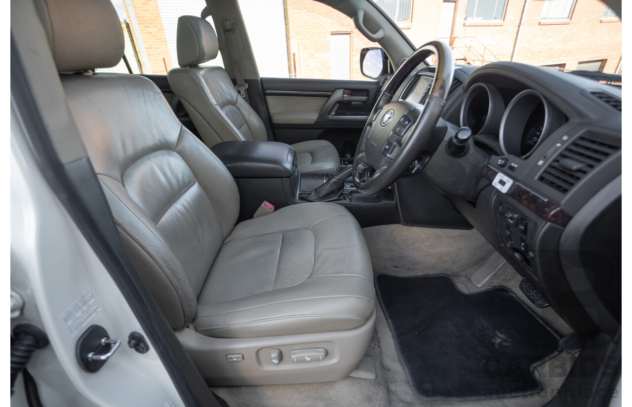 4/2008 Toyota Landcruiser Sahara (4x4) VDJ200R 4D Wagon Blizzard White Twin Turbo Diesel V8 4.5L