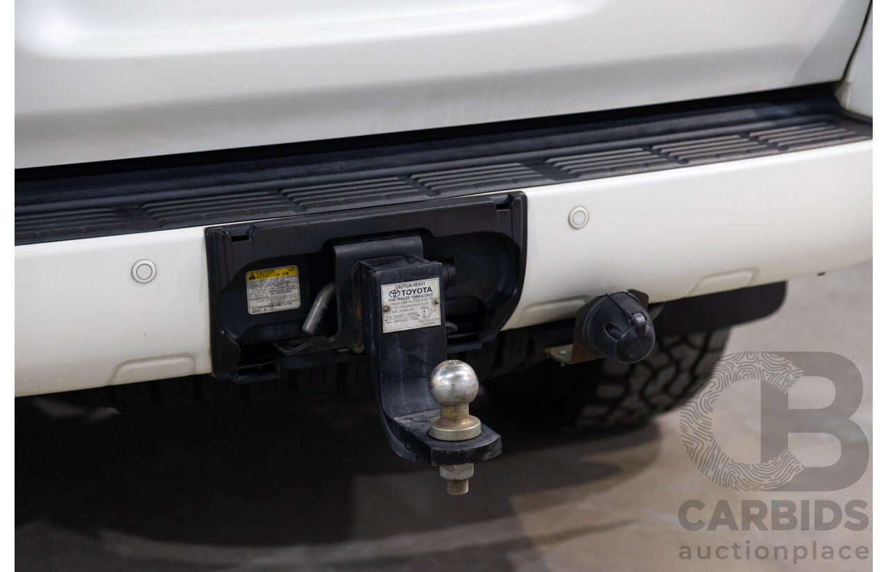 4/2008 Toyota Landcruiser Sahara (4x4) VDJ200R 4D Wagon Blizzard White Twin Turbo Diesel V8 4.5L