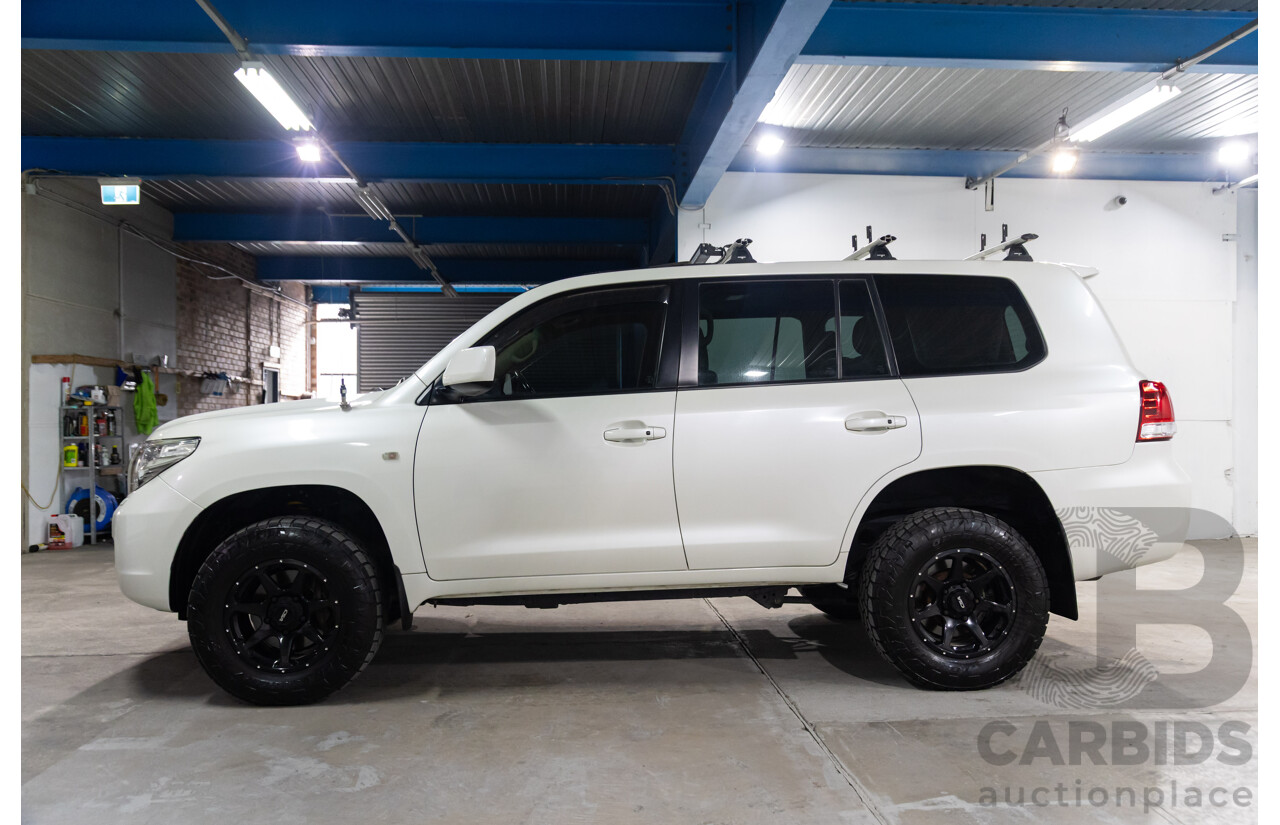 4/2008 Toyota Landcruiser Sahara (4x4) VDJ200R 4D Wagon Blizzard White Twin Turbo Diesel V8 4.5L