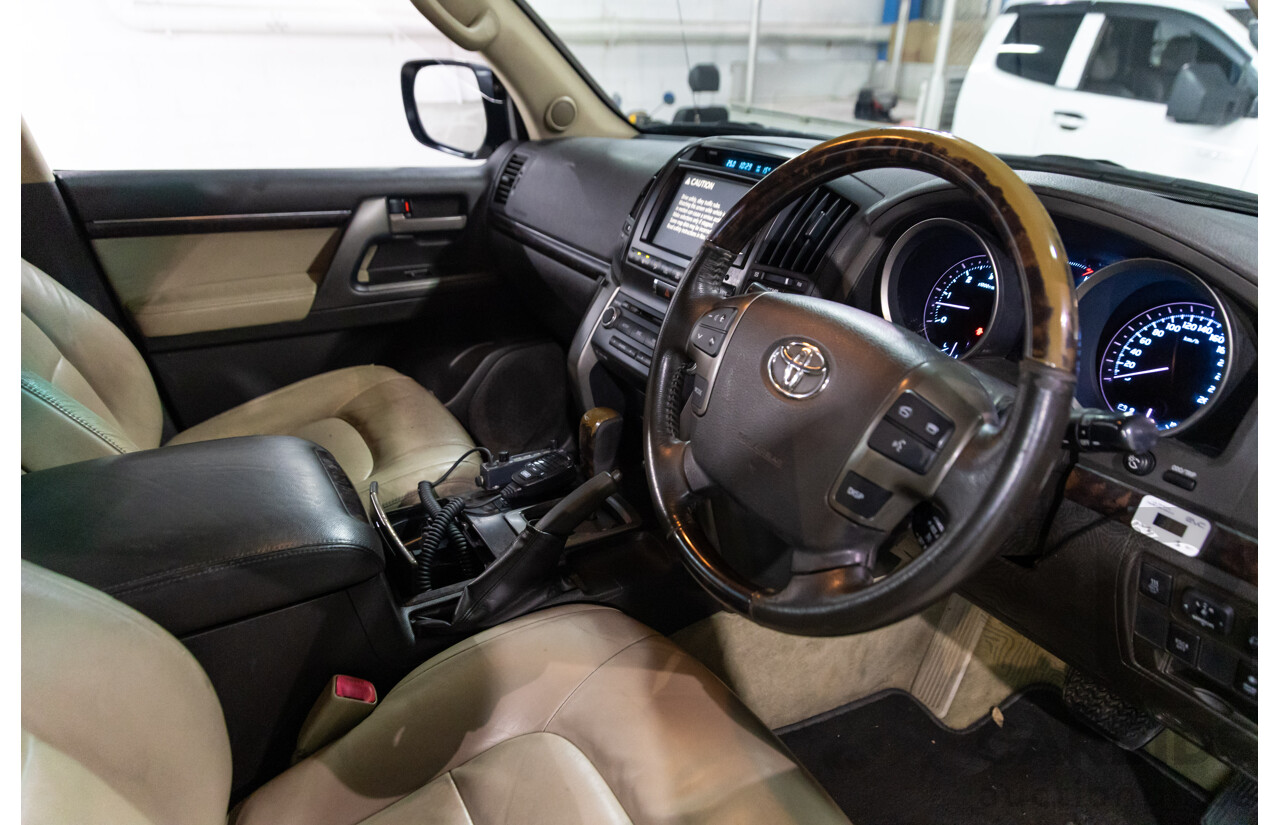 4/2008 Toyota Landcruiser Sahara (4x4) VDJ200R 4D Wagon Blizzard White Twin Turbo Diesel V8 4.5L