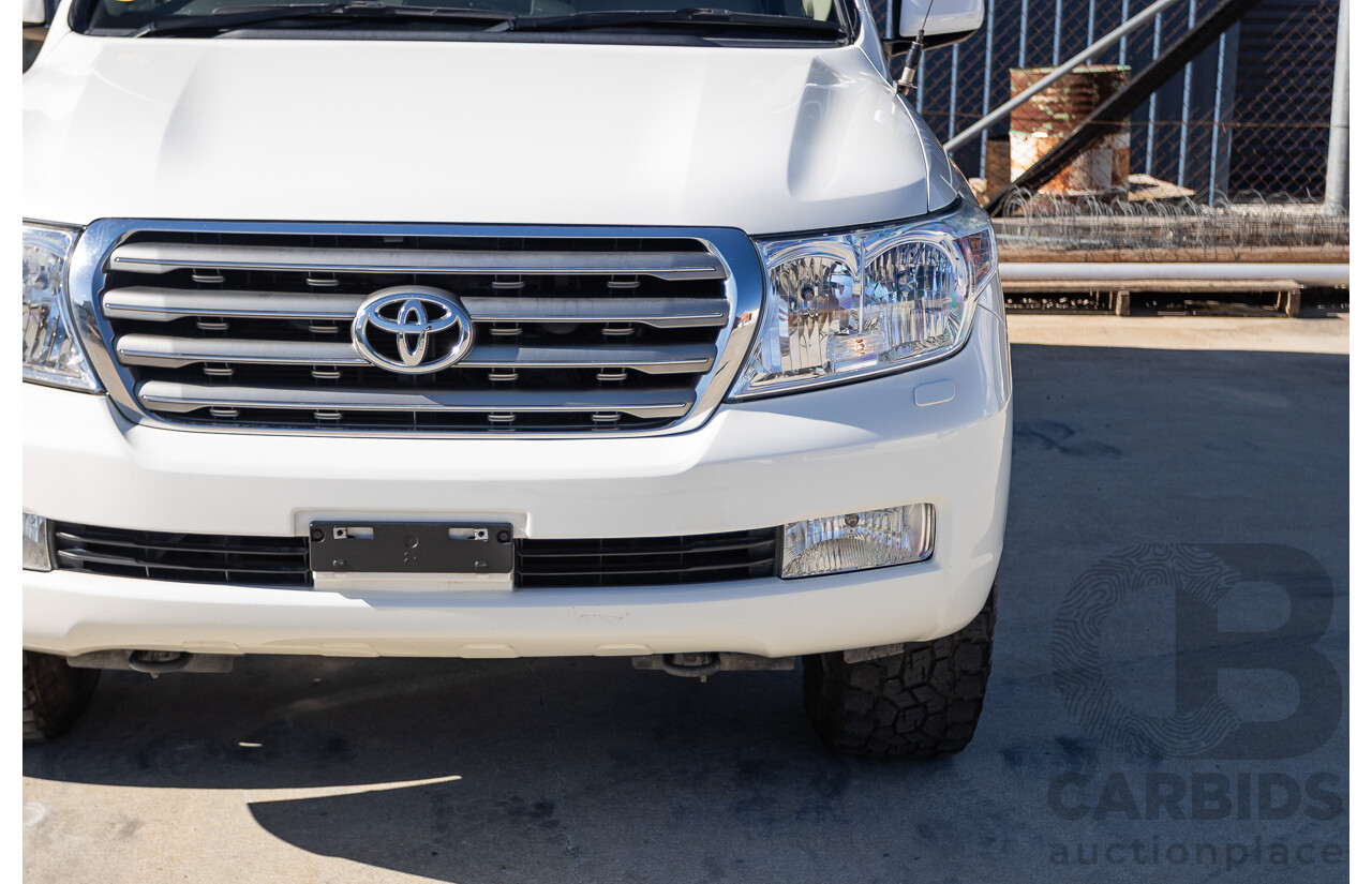 4/2008 Toyota Landcruiser Sahara (4x4) VDJ200R 4D Wagon Blizzard White Twin Turbo Diesel V8 4.5L