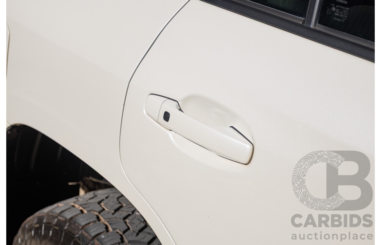 4/2008 Toyota Landcruiser Sahara (4x4) VDJ200R 4D Wagon Blizzard White Twin Turbo Diesel V8 4.5L