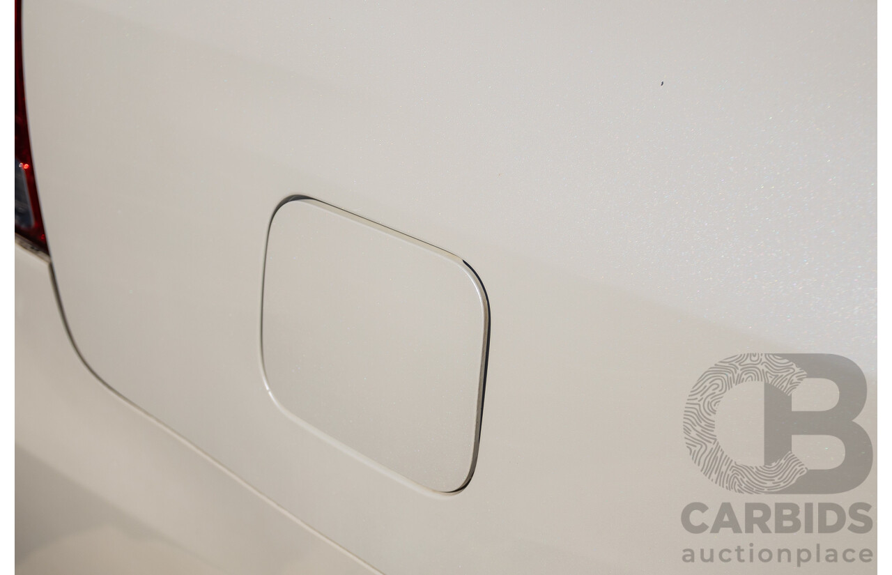 4/2008 Toyota Landcruiser Sahara (4x4) VDJ200R 4D Wagon Blizzard White Twin Turbo Diesel V8 4.5L