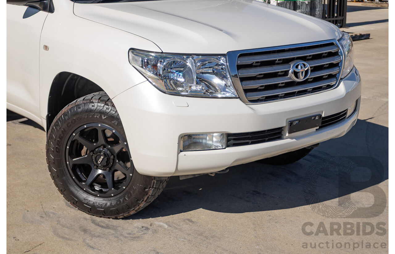 4/2008 Toyota Landcruiser Sahara (4x4) VDJ200R 4D Wagon Blizzard White Twin Turbo Diesel V8 4.5L