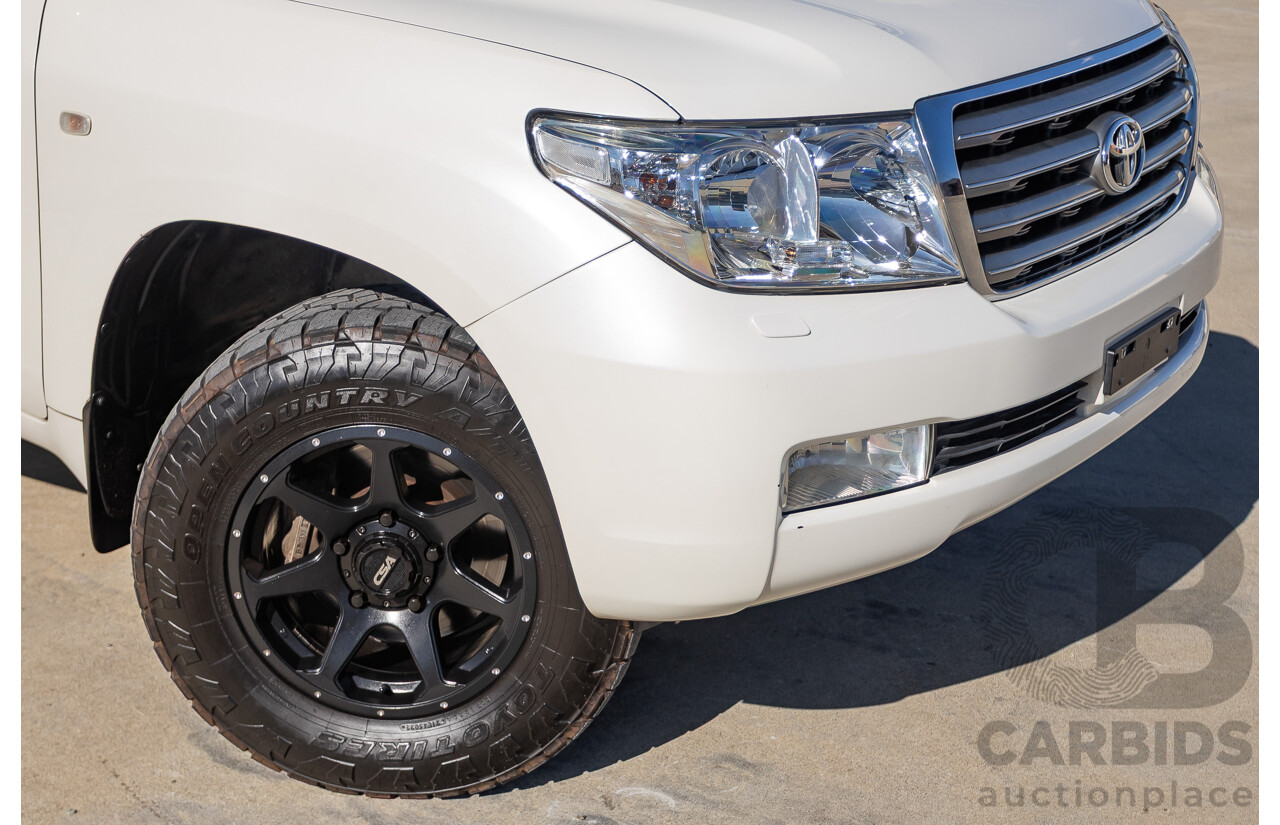 4/2008 Toyota Landcruiser Sahara (4x4) VDJ200R 4D Wagon Blizzard White Twin Turbo Diesel V8 4.5L