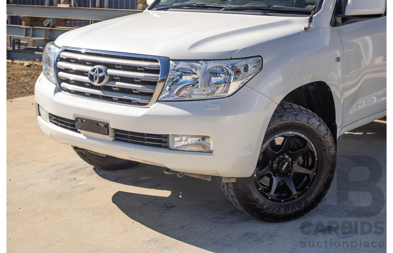 4/2008 Toyota Landcruiser Sahara (4x4) VDJ200R 4D Wagon Blizzard White Twin Turbo Diesel V8 4.5L