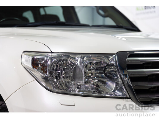 4/2008 Toyota Landcruiser Sahara (4x4) VDJ200R 4D Wagon Blizzard White Twin Turbo Diesel V8 4.5L