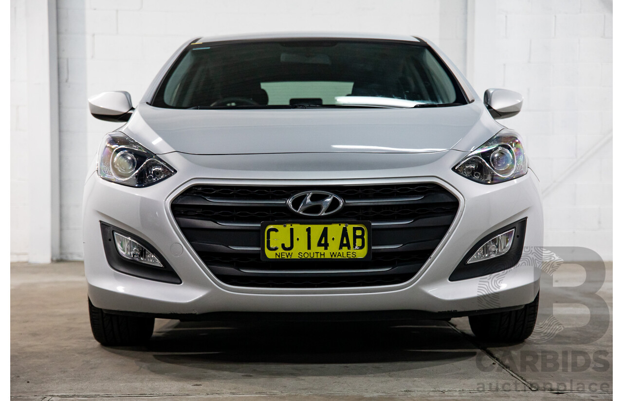 08/2016 Hyundai i30 Active 1.6 CRDi (FWD) GD4 Series 2 5d Hatchback Sleek Silver Turbo Diesel 1.6L
