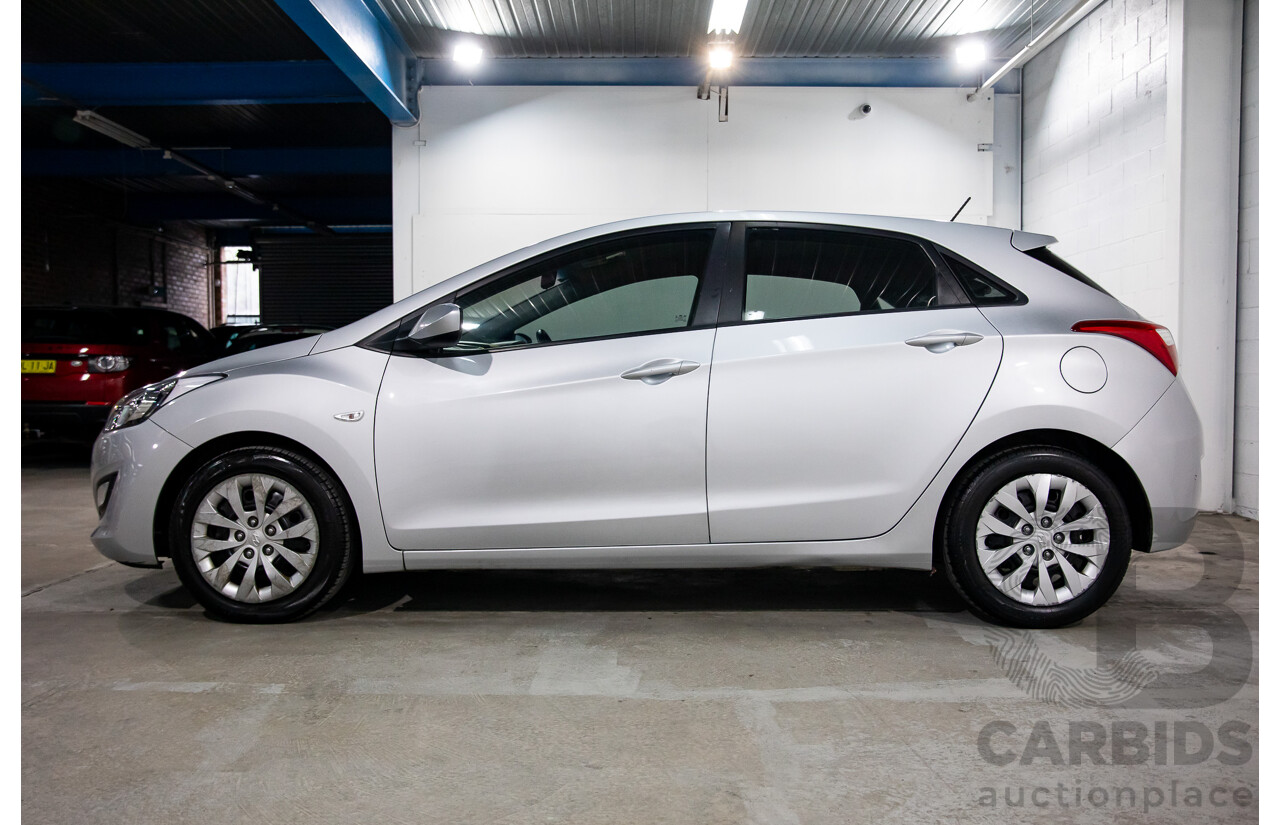 08/2016 Hyundai i30 Active 1.6 CRDi (FWD) GD4 Series 2 5d Hatchback Sleek Silver Turbo Diesel 1.6L