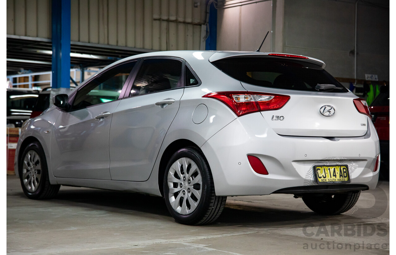 08/2016 Hyundai i30 Active 1.6 CRDi (FWD) GD4 Series 2 5d Hatchback Sleek Silver Turbo Diesel 1.6L