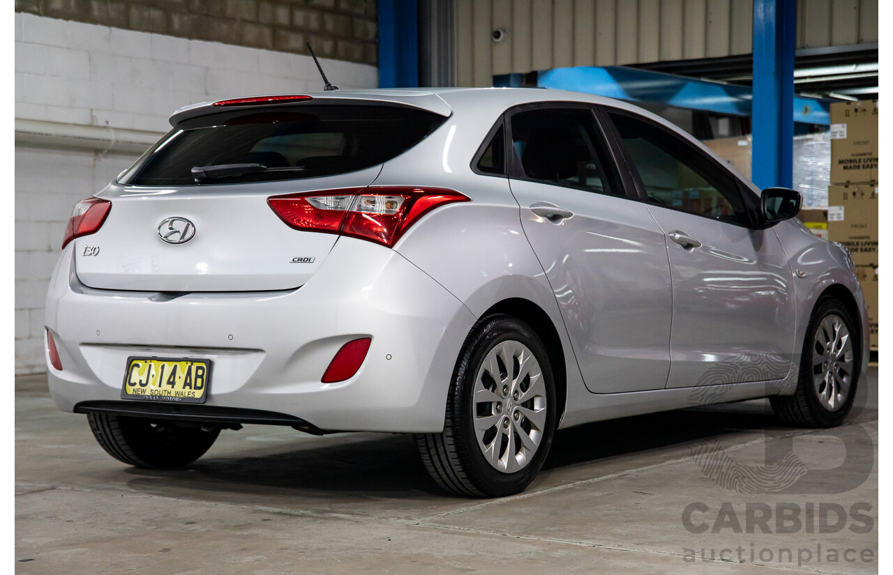 08/2016 Hyundai i30 Active 1.6 CRDi (FWD) GD4 Series 2 5d Hatchback Sleek Silver Turbo Diesel 1.6L