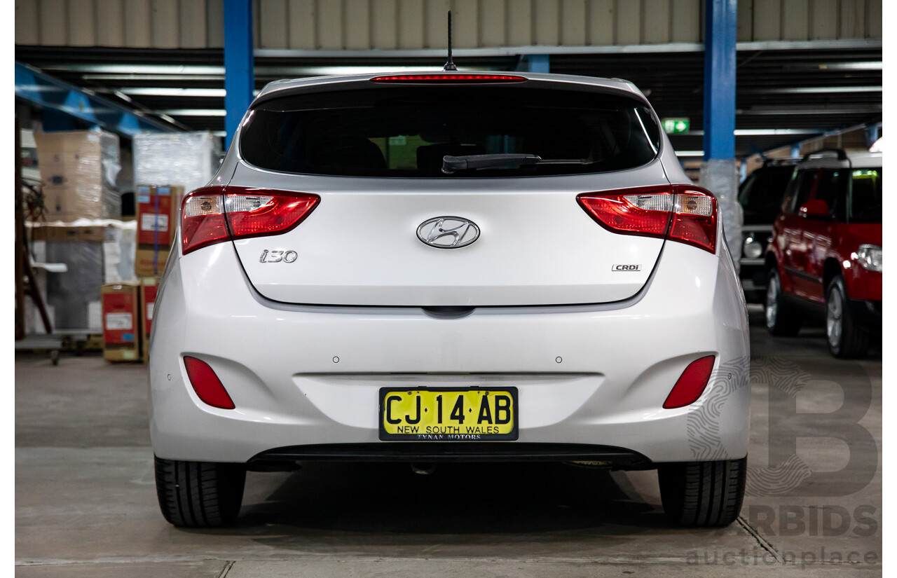 08/2016 Hyundai i30 Active 1.6 CRDi (FWD) GD4 Series 2 5d Hatchback Sleek Silver Turbo Diesel 1.6L