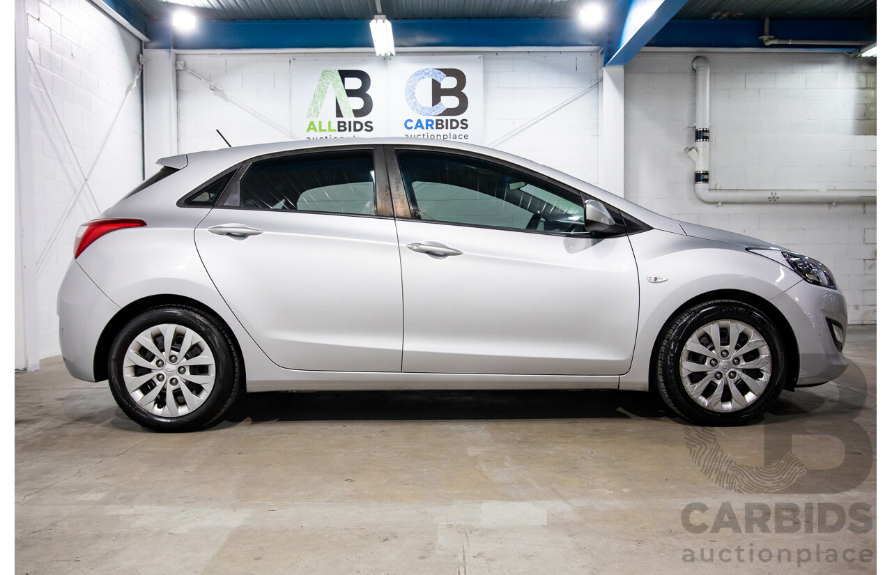 08/2016 Hyundai i30 Active 1.6 CRDi (FWD) GD4 Series 2 5d Hatchback Sleek Silver Turbo Diesel 1.6L