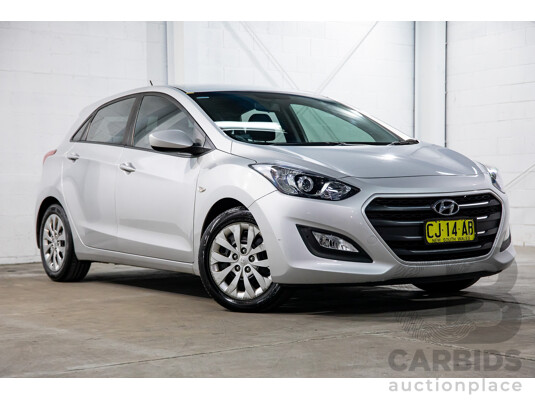 08/2016 Hyundai i30 Active 1.6 CRDi (FWD) GD4 Series 2 5d Hatchback Sleek Silver Turbo Diesel 1.6L