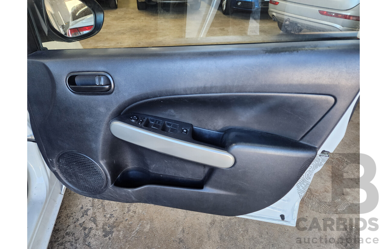 10/2007 Mazda Mazda2 NEO DE 5d Hatchback White 1.5L