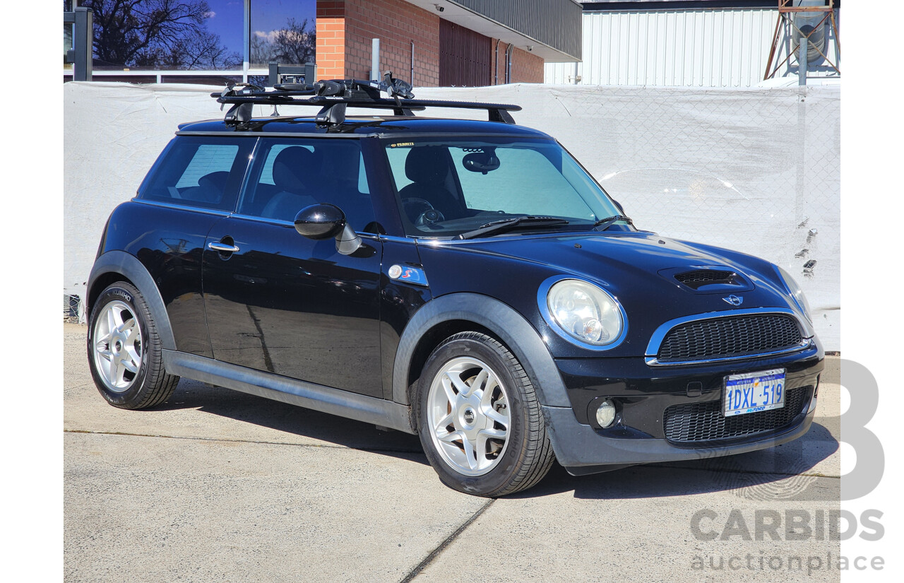 4/2010 Mini Cooper S R56 2d Hatchback Black 1.6L