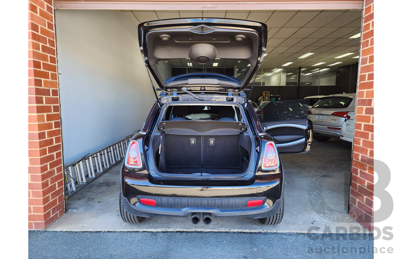 4/2010 Mini Cooper S R56 2d Hatchback Black 1.6L