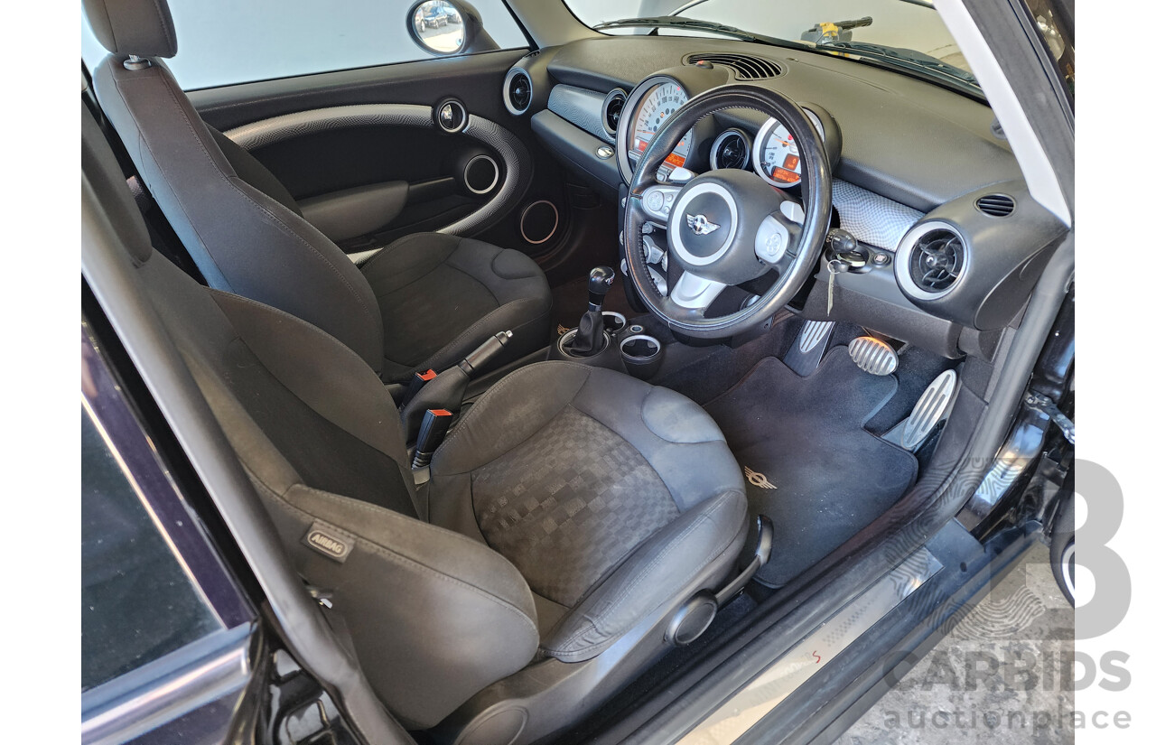 4/2010 Mini Cooper S R56 2d Hatchback Black 1.6L