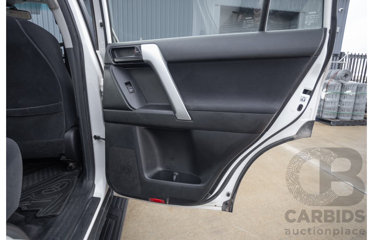 04/2016 Toyota Landcruiser PRADO GX (4x4) GDJ150R MY16 4D Wagon White 2.8L