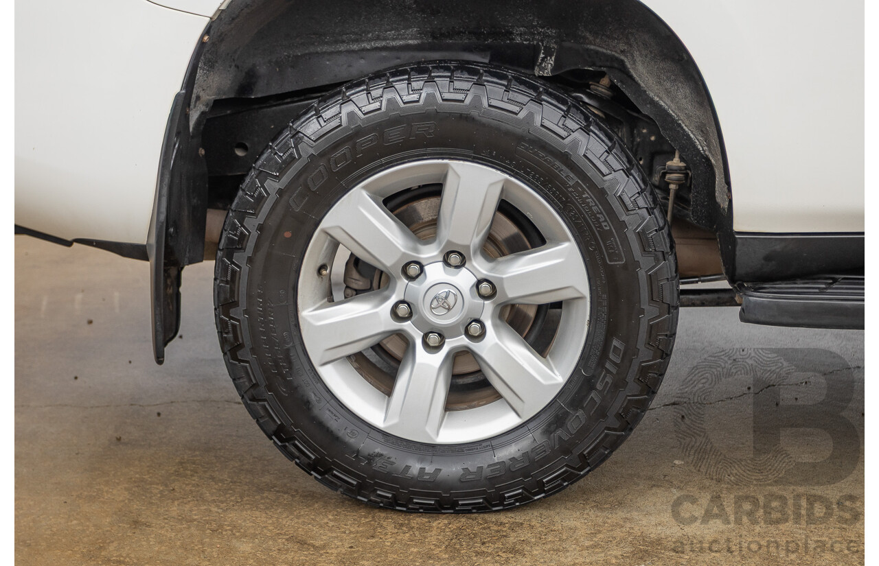 04/2016 Toyota Landcruiser PRADO GX (4x4) GDJ150R MY16 4D Wagon White 2.8L