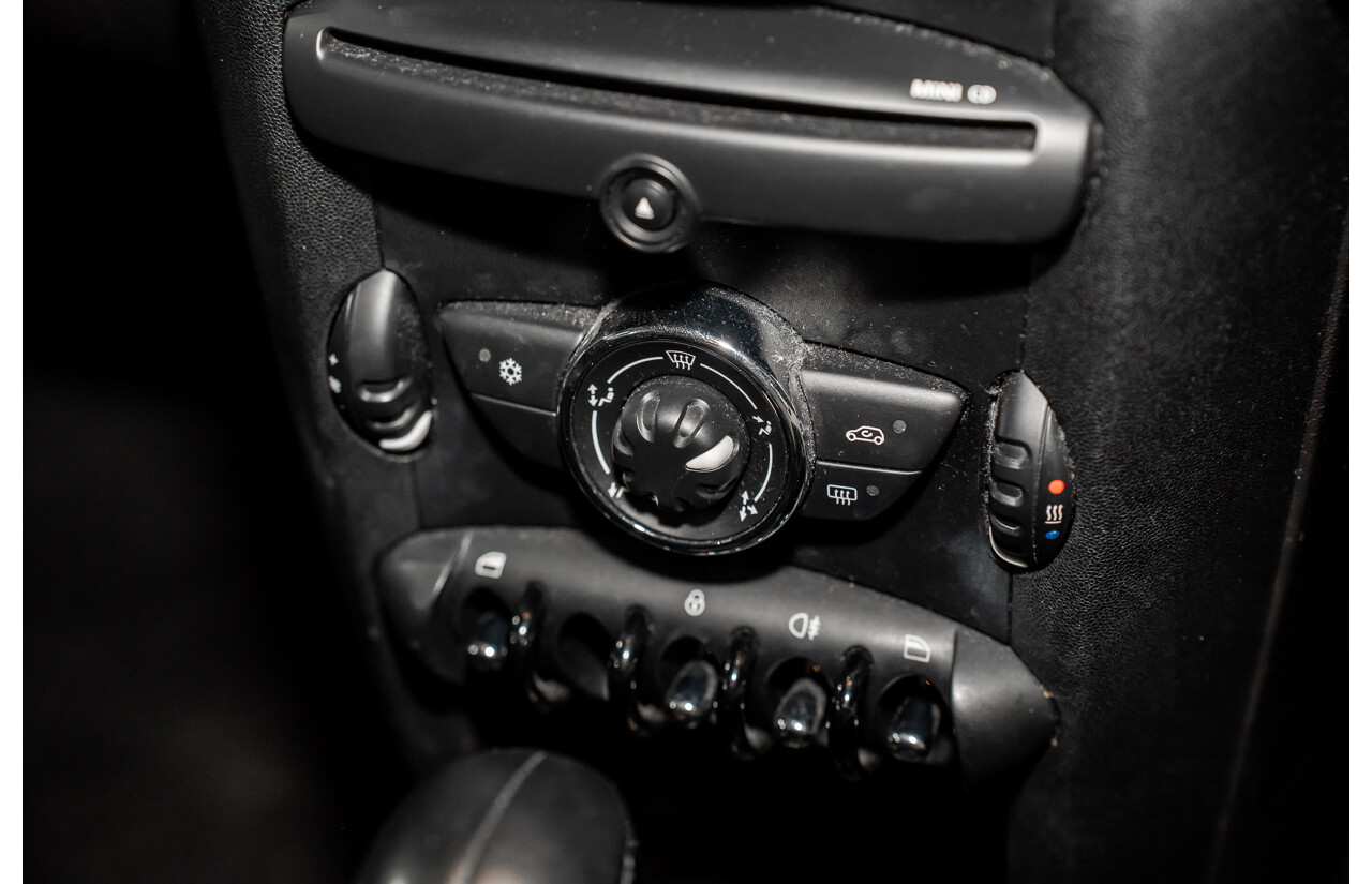 7/2011 Mini Cooper Ray R56 2d Hatchback Midnight Black Metallic 1.6L