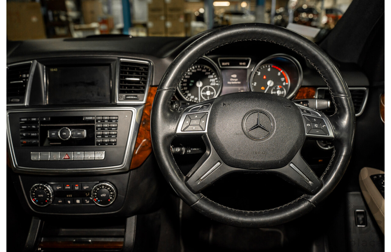 12/2013 Mercedes-Benz ML 350 CDI Bluetec (4x4) 166 4d Wagon Black Obsidian Metallic Turbo Diesel V6 3.0L