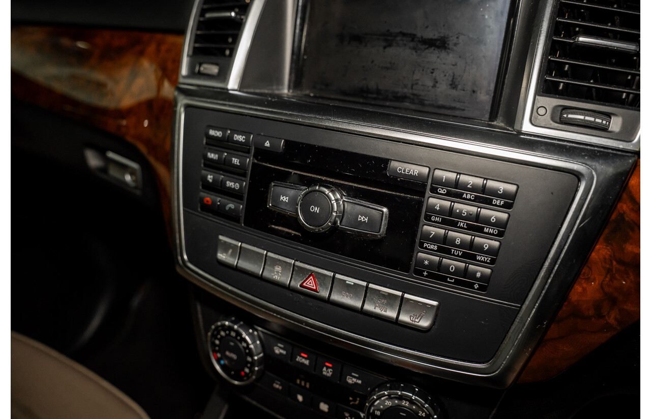 12/2013 Mercedes-Benz ML 350 CDI Bluetec (4x4) 166 4d Wagon Black Obsidian Metallic Turbo Diesel V6 3.0L