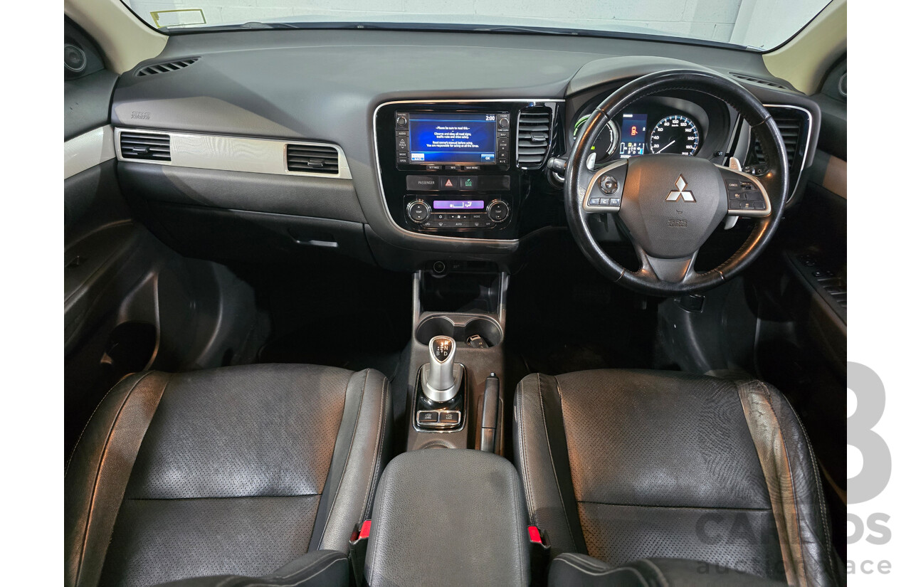 5/2014 Mitsubishi Outlander Aspire (AWD) PHEV Hybrid ZJ MY14 4d Wagon Arctic Silver Metallic 2.0L - 60kw Hybrid