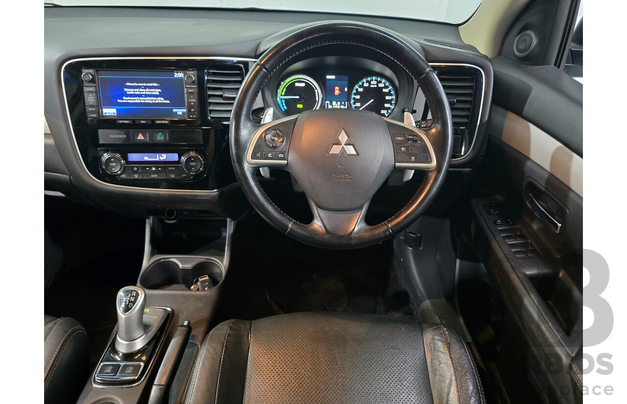 5/2014 Mitsubishi Outlander Aspire (AWD) PHEV Hybrid ZJ MY14 4d Wagon Arctic Silver Metallic 2.0L - 60kw Hybrid