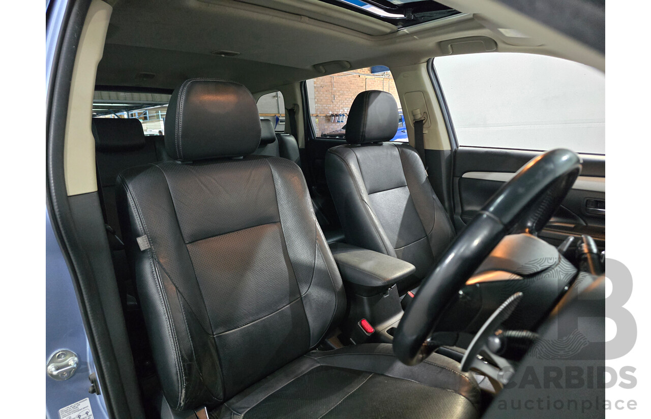 5/2014 Mitsubishi Outlander Aspire (AWD) PHEV Hybrid ZJ MY14 4d Wagon Arctic Silver Metallic 2.0L - 60kw Hybrid